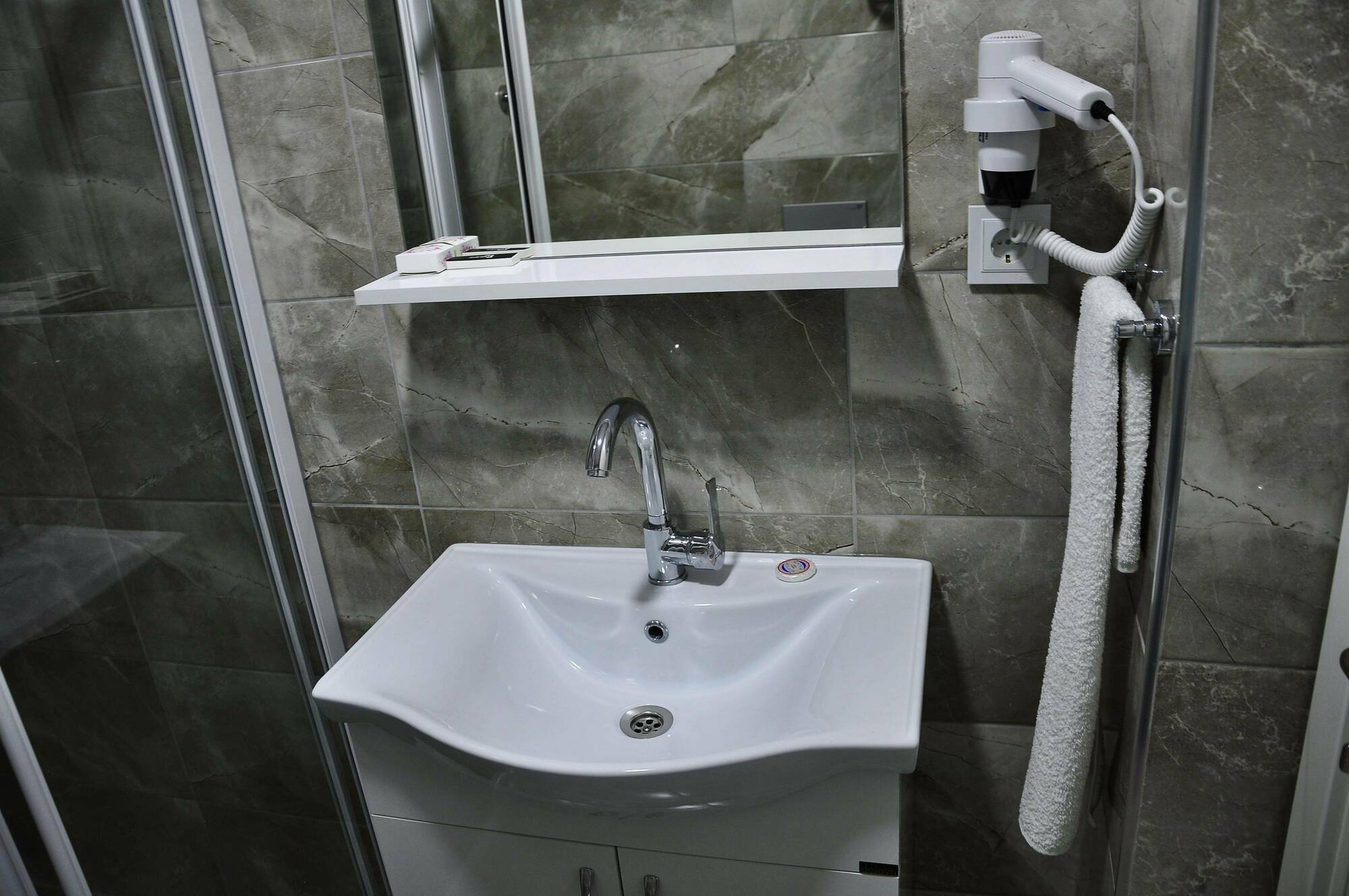 Evon Aparthotel 3*